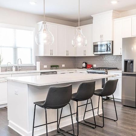 New Spacious 3 Bedroom Suite Garage Parking Free Wi-Fi Office Space And Patio View Duluth Kültér fotó