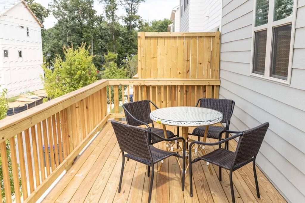 New Spacious 3 Bedroom Suite Garage Parking Free Wi-Fi Office Space And Patio View Duluth Kültér fotó