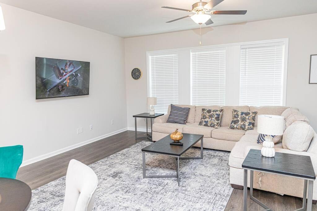 New Spacious 3 Bedroom Suite Garage Parking Free Wi-Fi Office Space And Patio View Duluth Kültér fotó