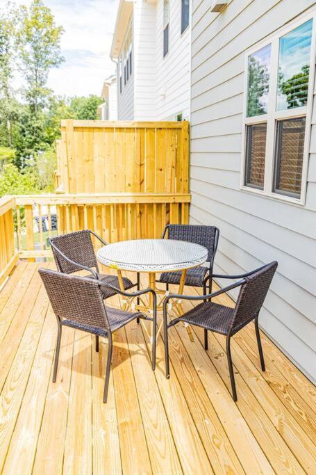 New Spacious 3 Bedroom Suite Garage Parking Free Wi-Fi Office Space And Patio View Duluth Kültér fotó