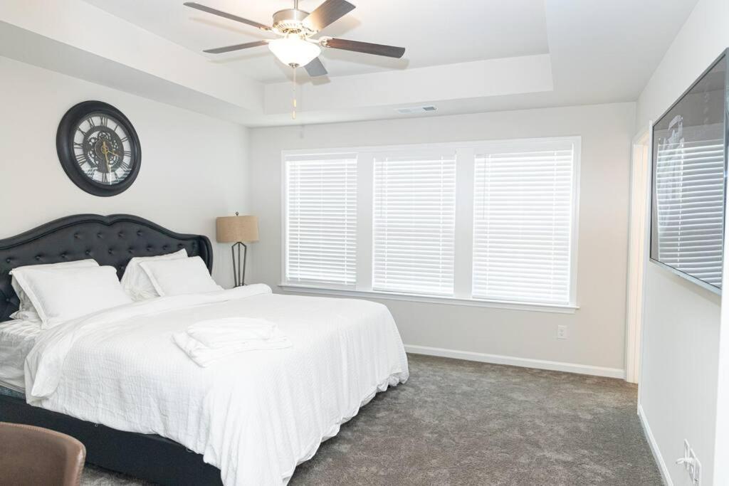 New Spacious 3 Bedroom Suite Garage Parking Free Wi-Fi Office Space And Patio View Duluth Kültér fotó