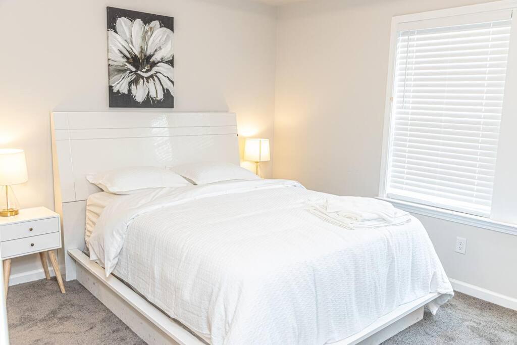 New Spacious 3 Bedroom Suite Garage Parking Free Wi-Fi Office Space And Patio View Duluth Kültér fotó